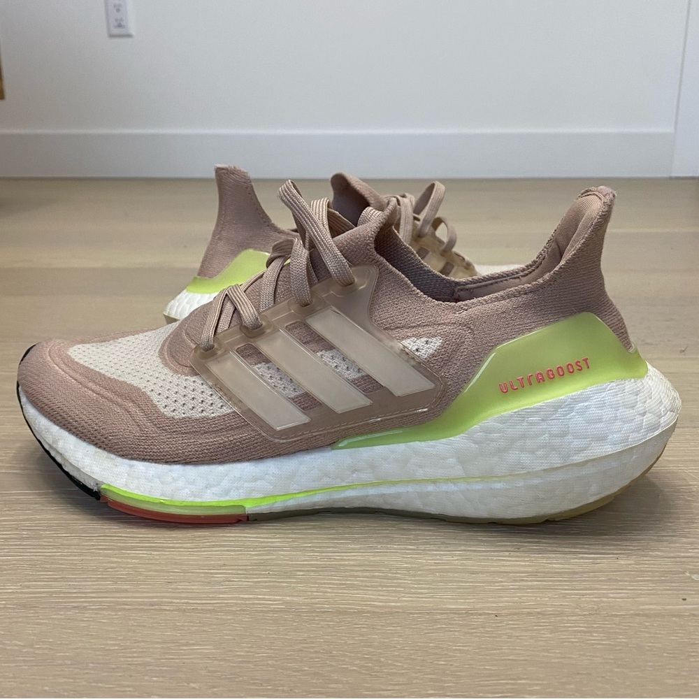 Adidas Ultraboost 21 Women’s Sneaker size 8